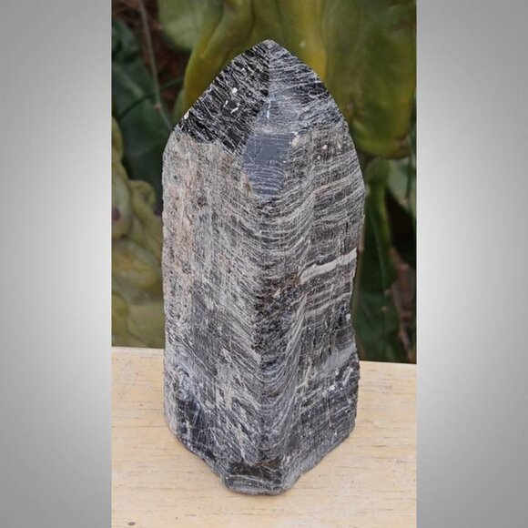 Black TOURMALINE stone crystal point healing : 03 PROTECTION chakra - Picture 3 of 7